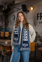 Load image into Gallery viewer, Brrrewda Sjaal Blauw Frontaal Brewing Company